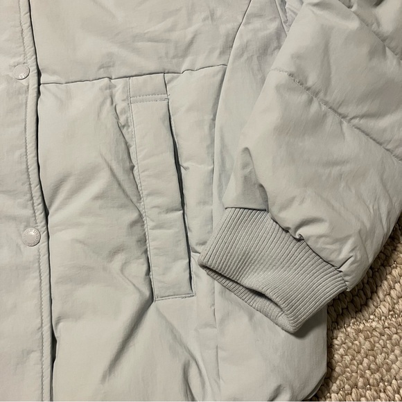 Levi's Womens Cropped Puffer Jacket - Air Blue - size small - Picture 8 of 13